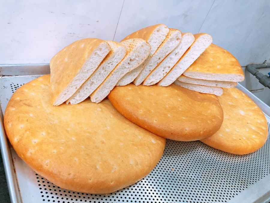 Cách làm vỏ bánh mì tam giác bánh mì tròn