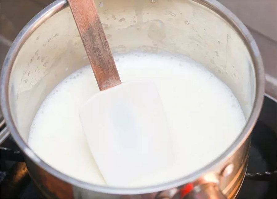 Hướng dẫn làm kem tươi tại nhà bằng sữa